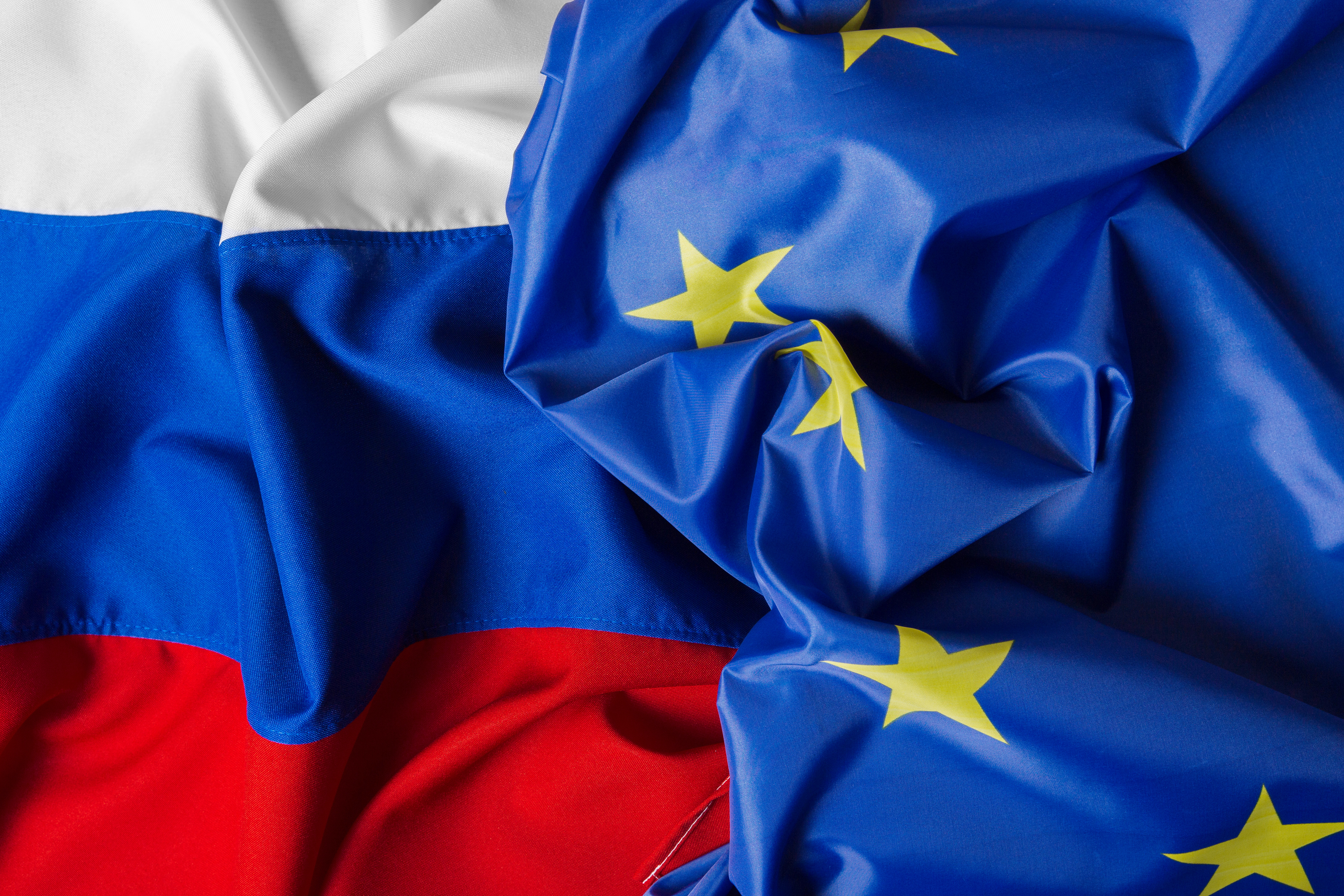 20. EU-Sanktionspaket gegen Russland: Neue Vorschriften für Exportkontrolle, Zoll, Compliance, Banken und Außenhandel. Zollberatung und Unterstützung für Unternehmen in Karlsruhe bei internationalen Handelsgeschäften durch Zoll360Plus.